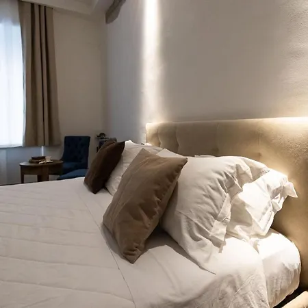 Clavdia Flat Monti * Rome